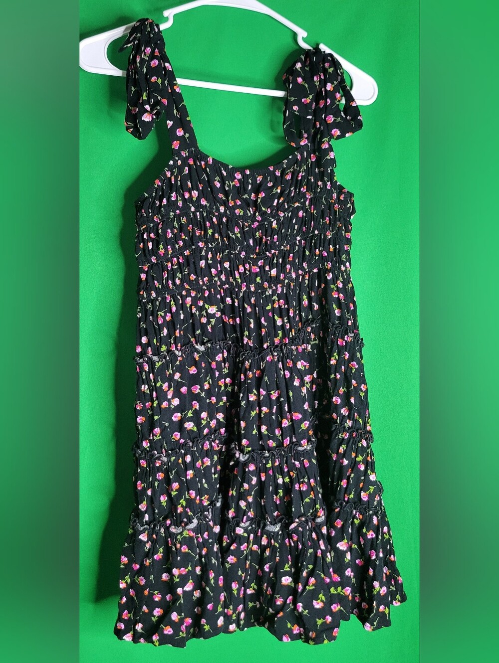 Chelsea & Violet Black Mini Cottage Floral Tie-Shoulder Smocked Dress Sz Medium